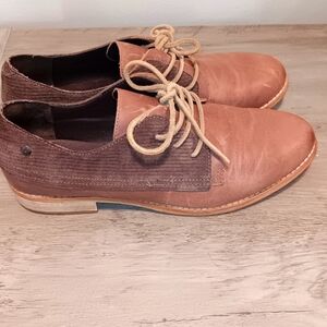 CAT Brand Oxfords